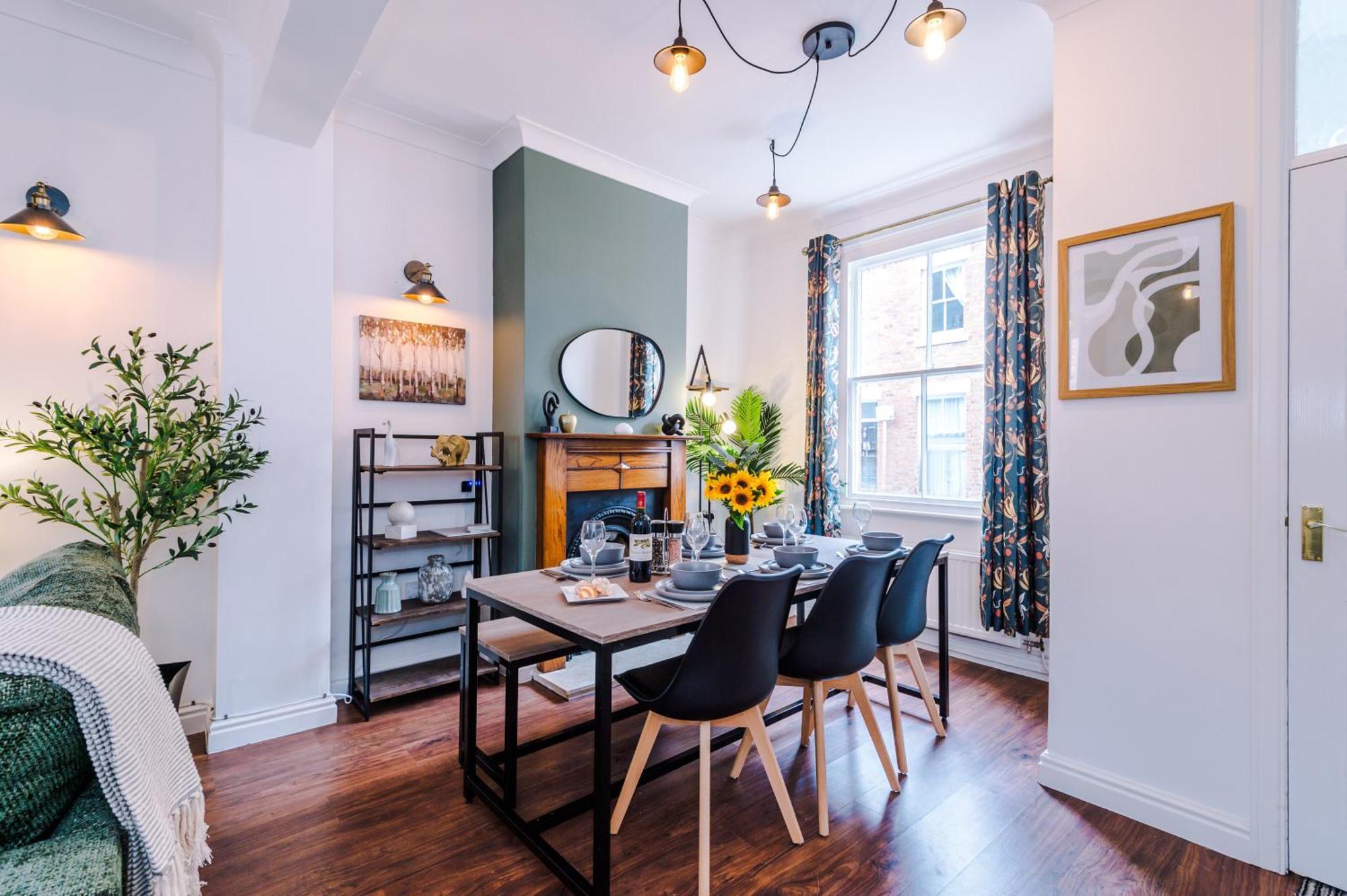 New! Stunning 2-Bed City-Centre Home In Chester By 53 Degrees Property - Ideal For Couples & Groups - Sleeps 6! Extérieur photo